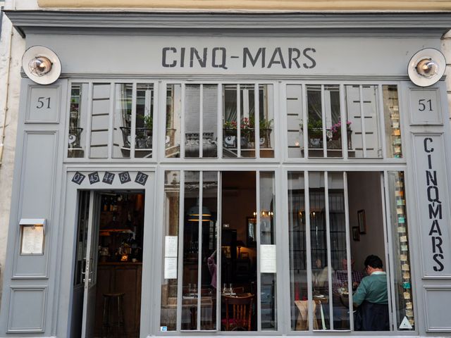 CINQ-MARS 